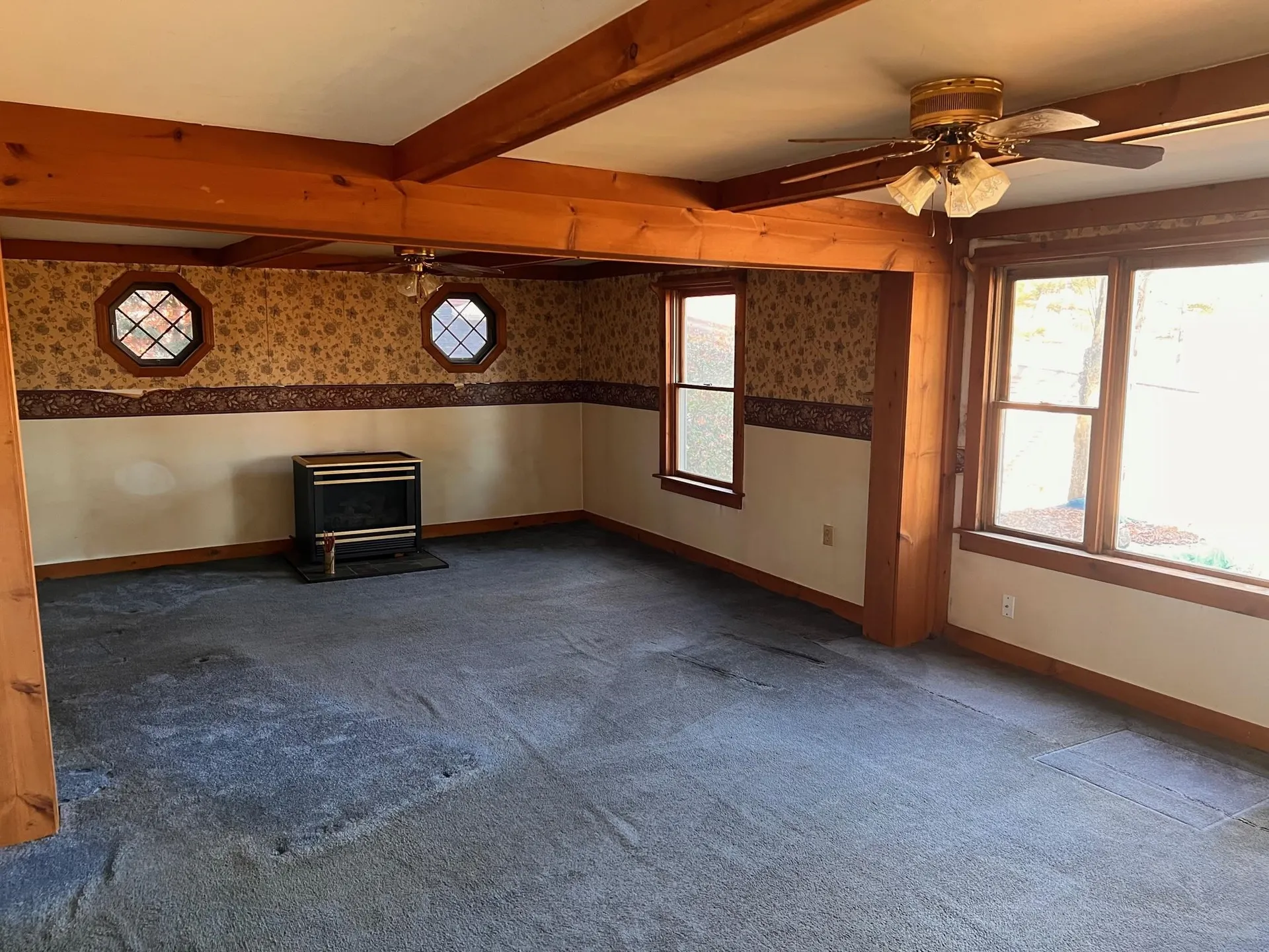 52 North Winchester Street Swanzey NH 03446