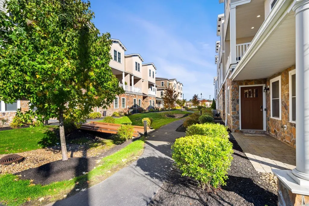 14 Montalcino Way Salem NH 03079