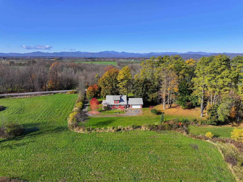 986 Botsford Road Ferrisburgh VT 05456