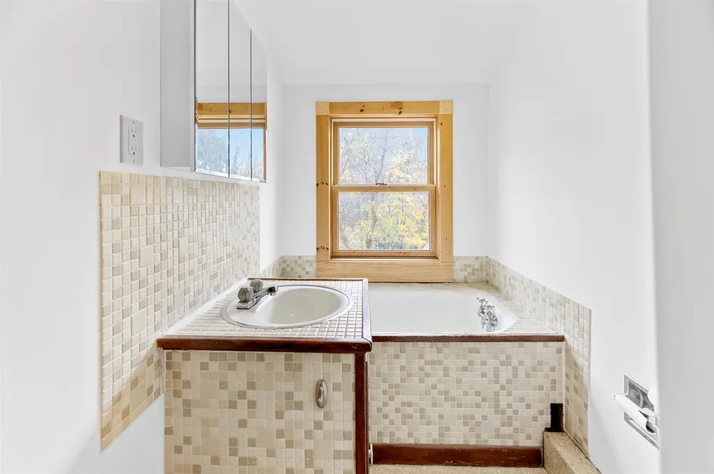 15 Grant Avenue Barre City VT 05641