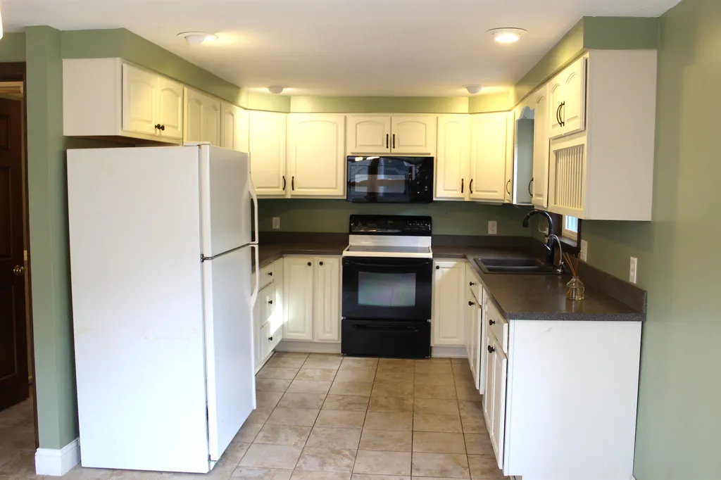 16 Fieldstone Way Hartford VT 05001