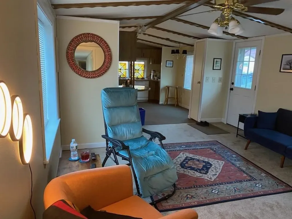 16 Daniel Drive Enfield NH 03748