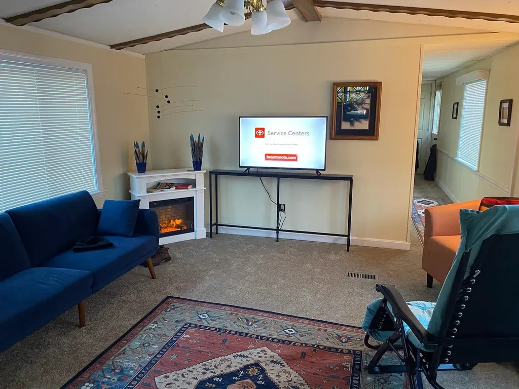 16 Daniel Drive Enfield NH 03748