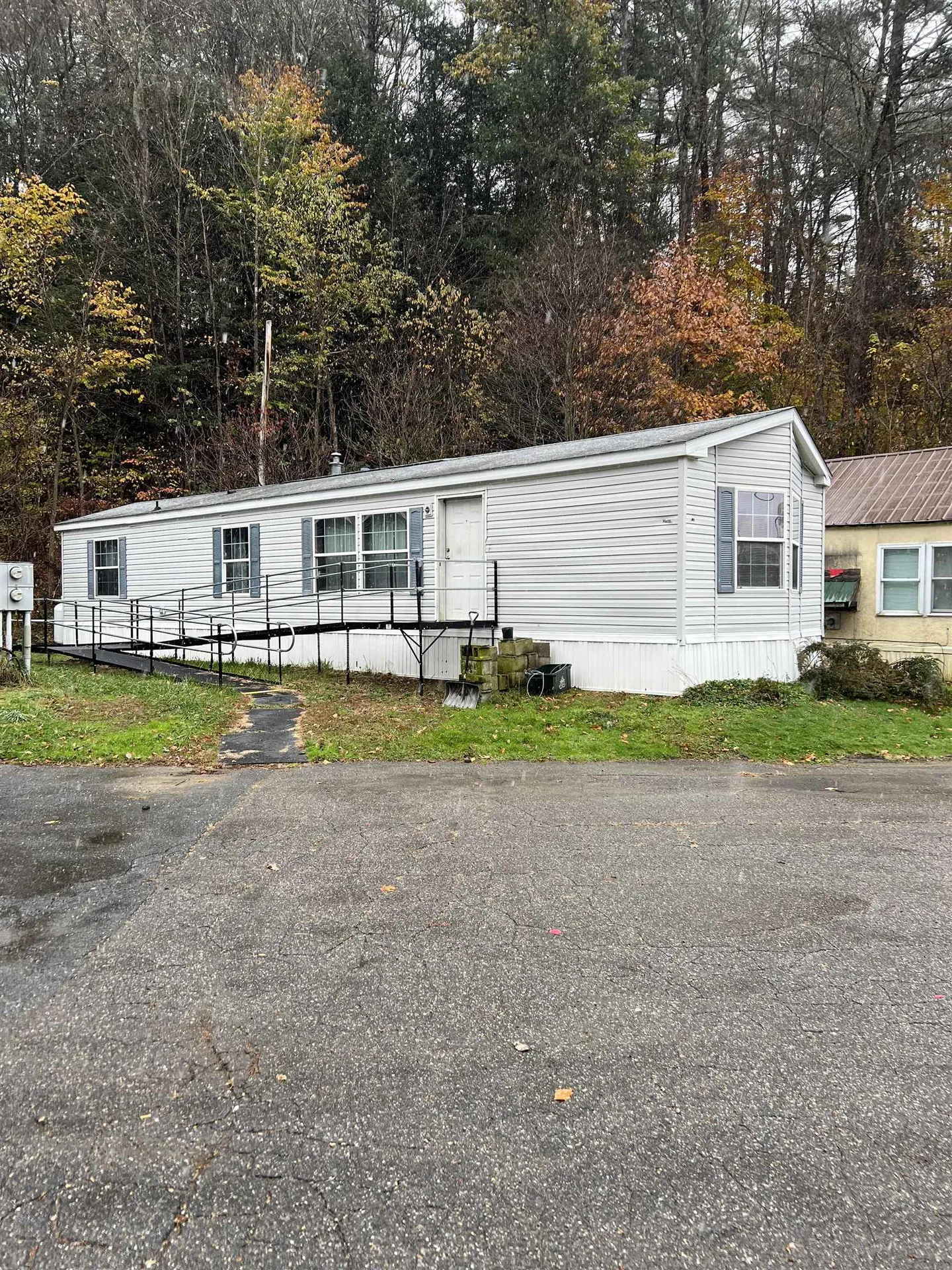16 Crescent Drive Brattleboro VT 05301