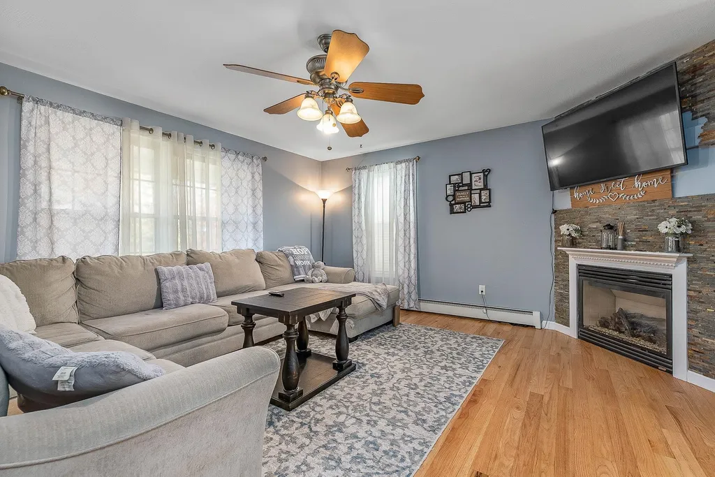 12 W Hillcrest Avenue Manchester NH 03103