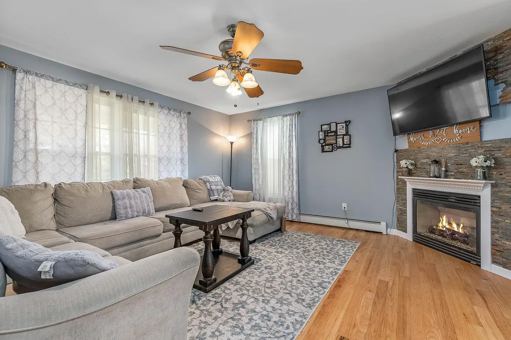 12 W Hillcrest Avenue Manchester NH 03103