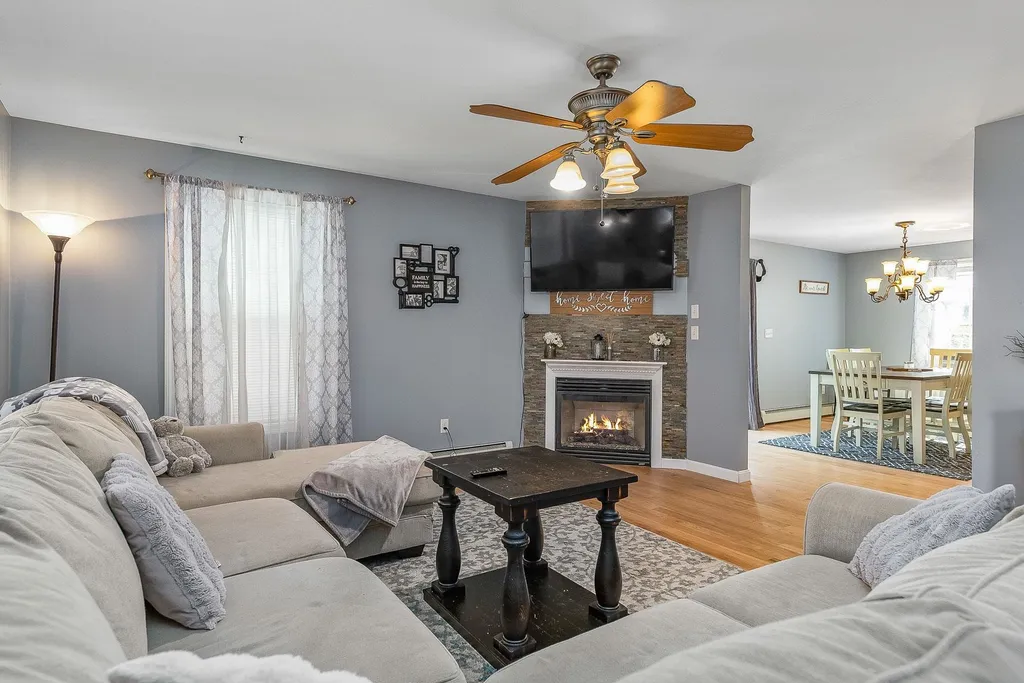 12 W Hillcrest Avenue Manchester NH 03103