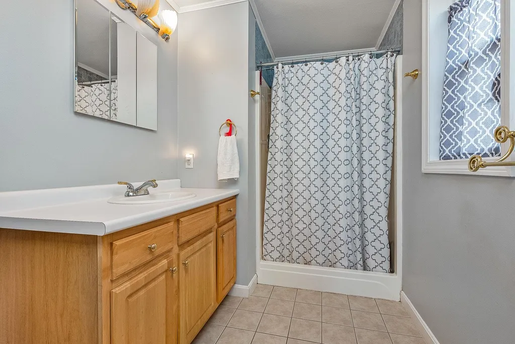 12 W Hillcrest Avenue Manchester NH 03103