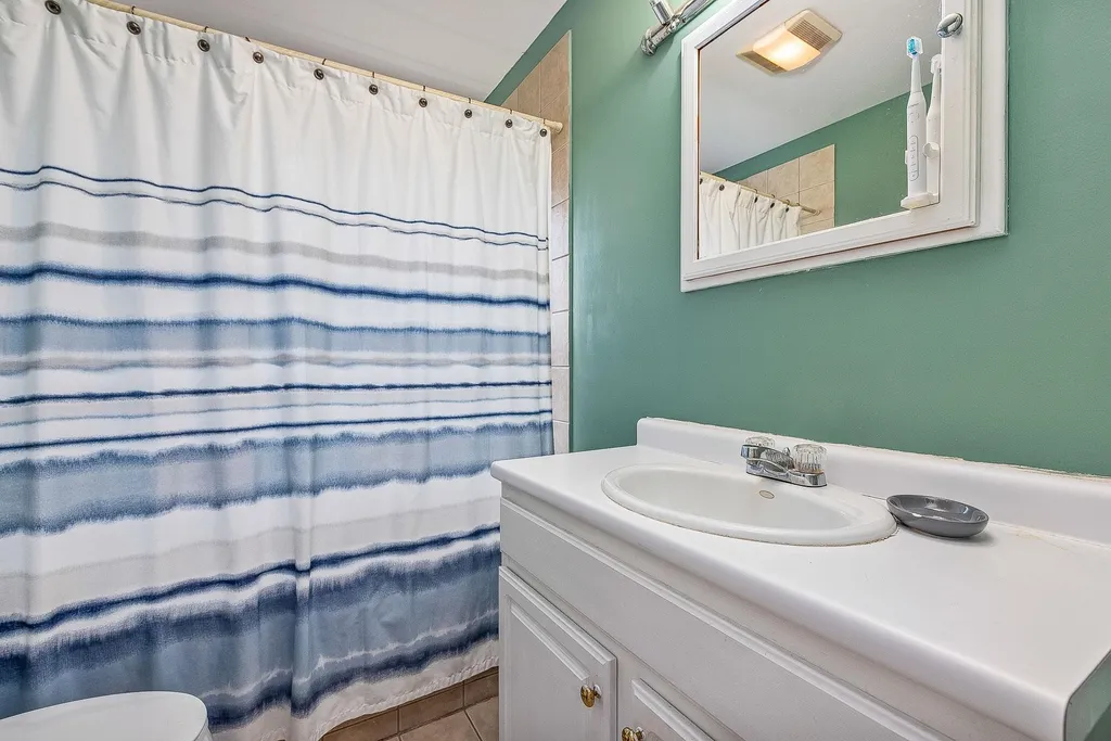 12 W Hillcrest Avenue Manchester NH 03103