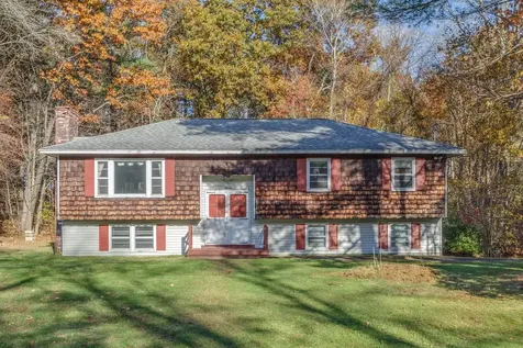 15 Currier Drive Londonderry NH 03053