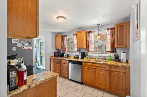 22 Westborn Drive Nashua NH 03062