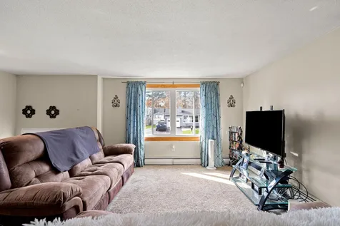 22 Westborn Drive Nashua NH 03062
