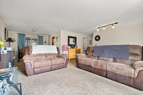 22 Westborn Drive Nashua NH 03062