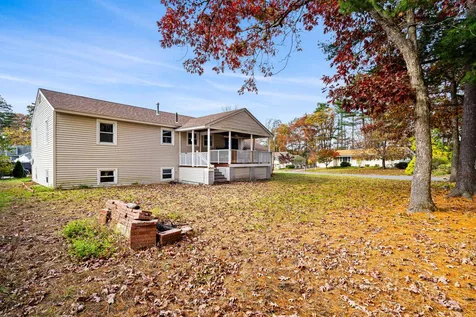 22 Westborn Drive Nashua NH 03062