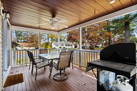 22 Westborn Drive Nashua NH 03062
