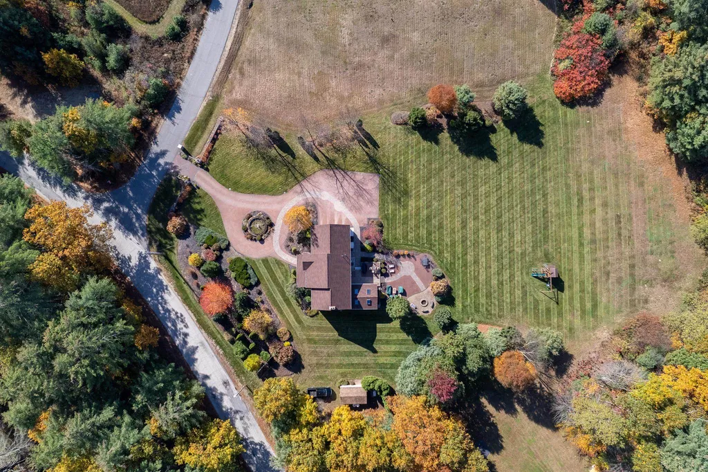 2 Kara Drive Chichester NH 03258