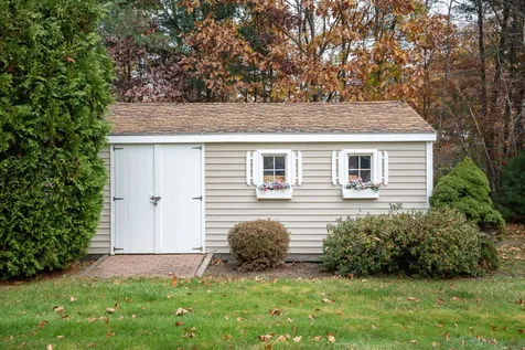 2 Kara Drive Chichester NH 03258