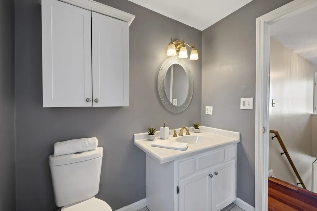 39 Cate Street Epping NH 03042