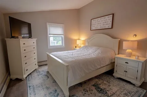 8 Earley Street Nashua NH 03060