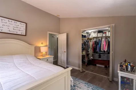 8 Earley Street Nashua NH 03060