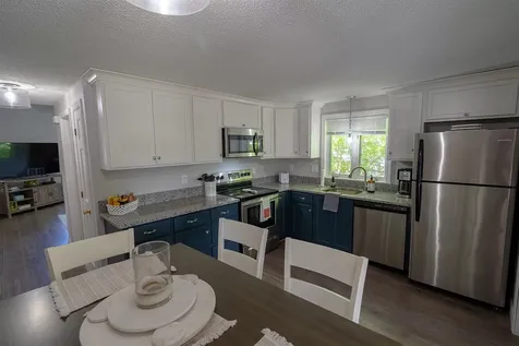 8 Earley Street Nashua NH 03060