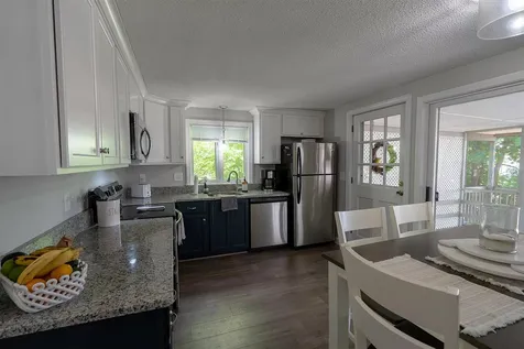 8 Earley Street Nashua NH 03060