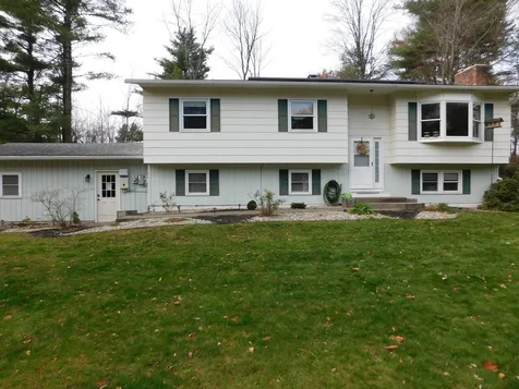 16 Lamplite Lane Williston VT 05495