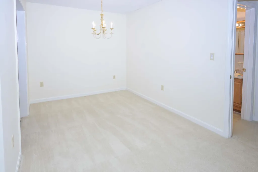 490 River Road Manchester NH 03104