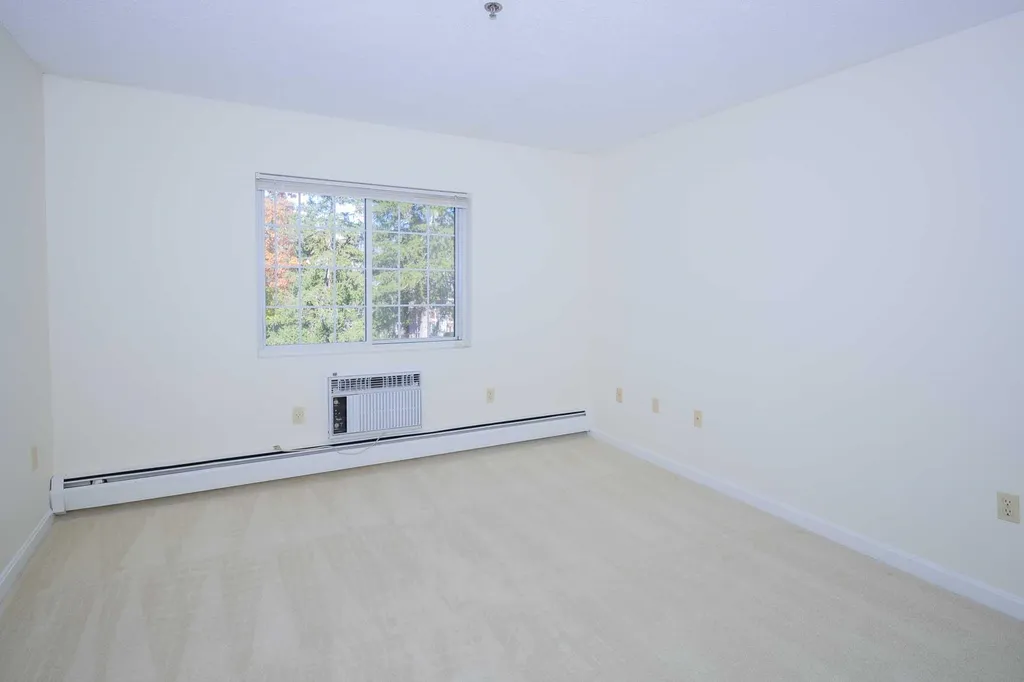 490 River Road Manchester NH 03104