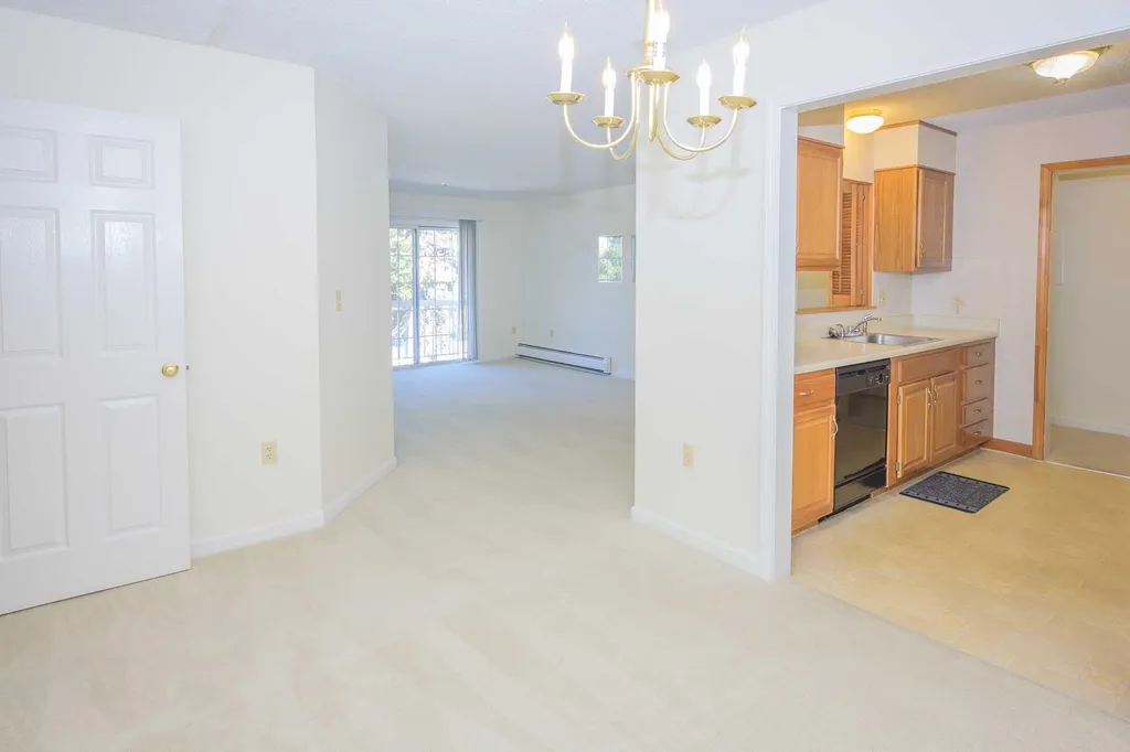 490 River Road Manchester NH 03104