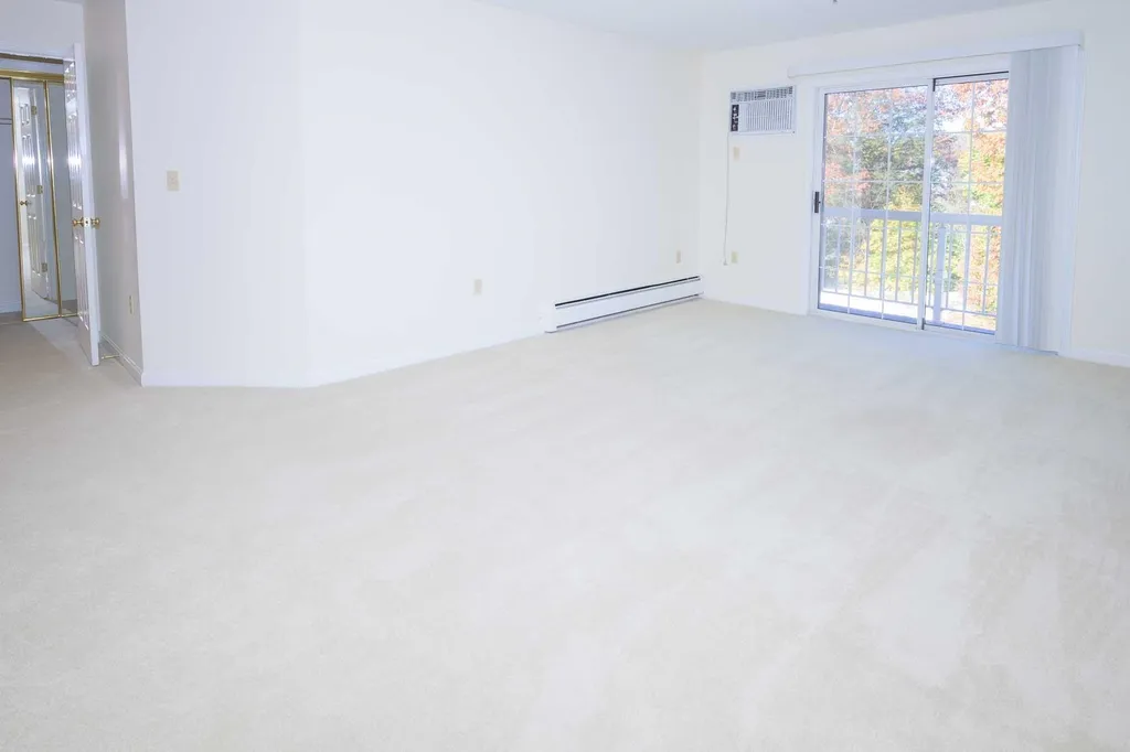 490 River Road Manchester NH 03104