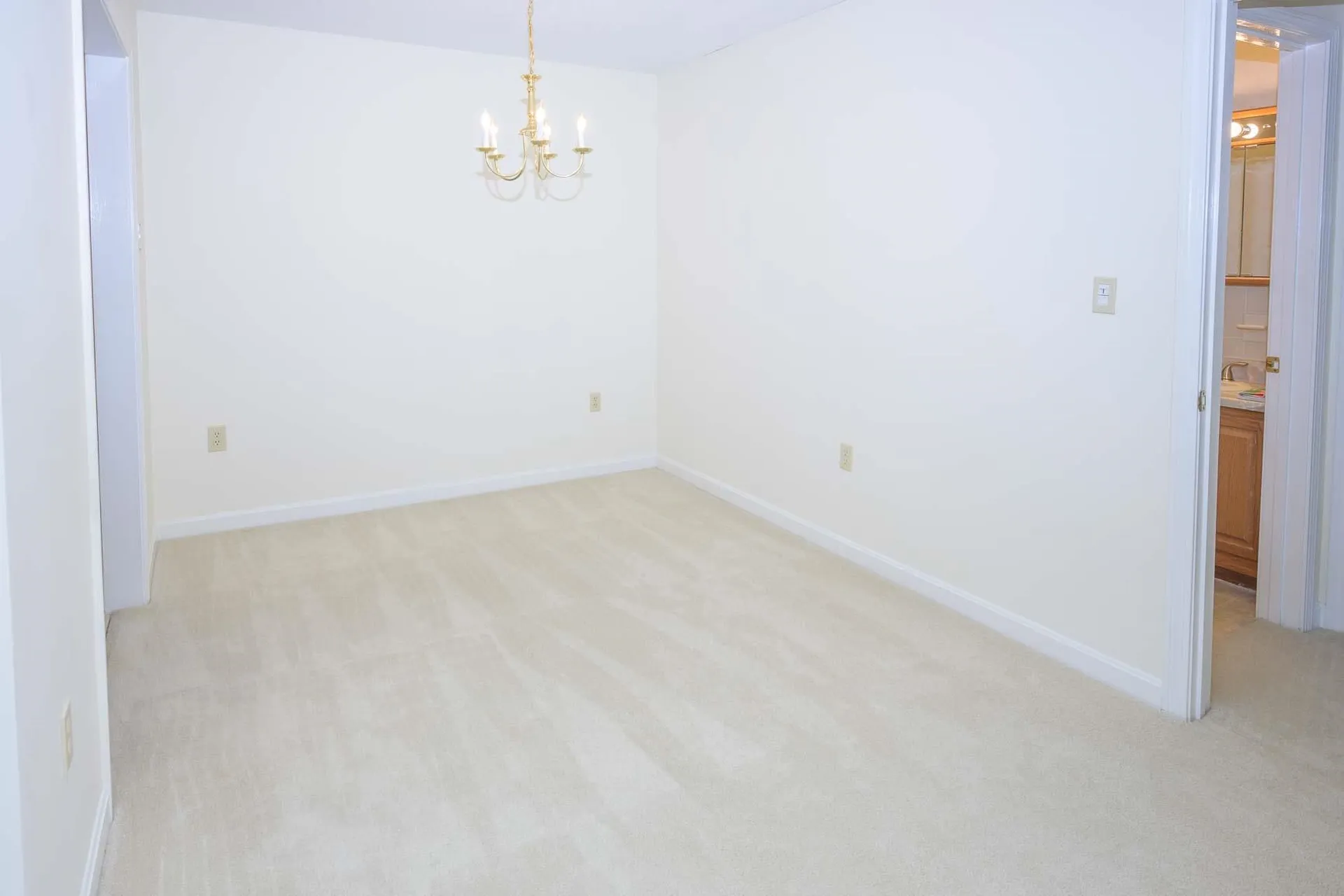 490 River Road Manchester NH 03104