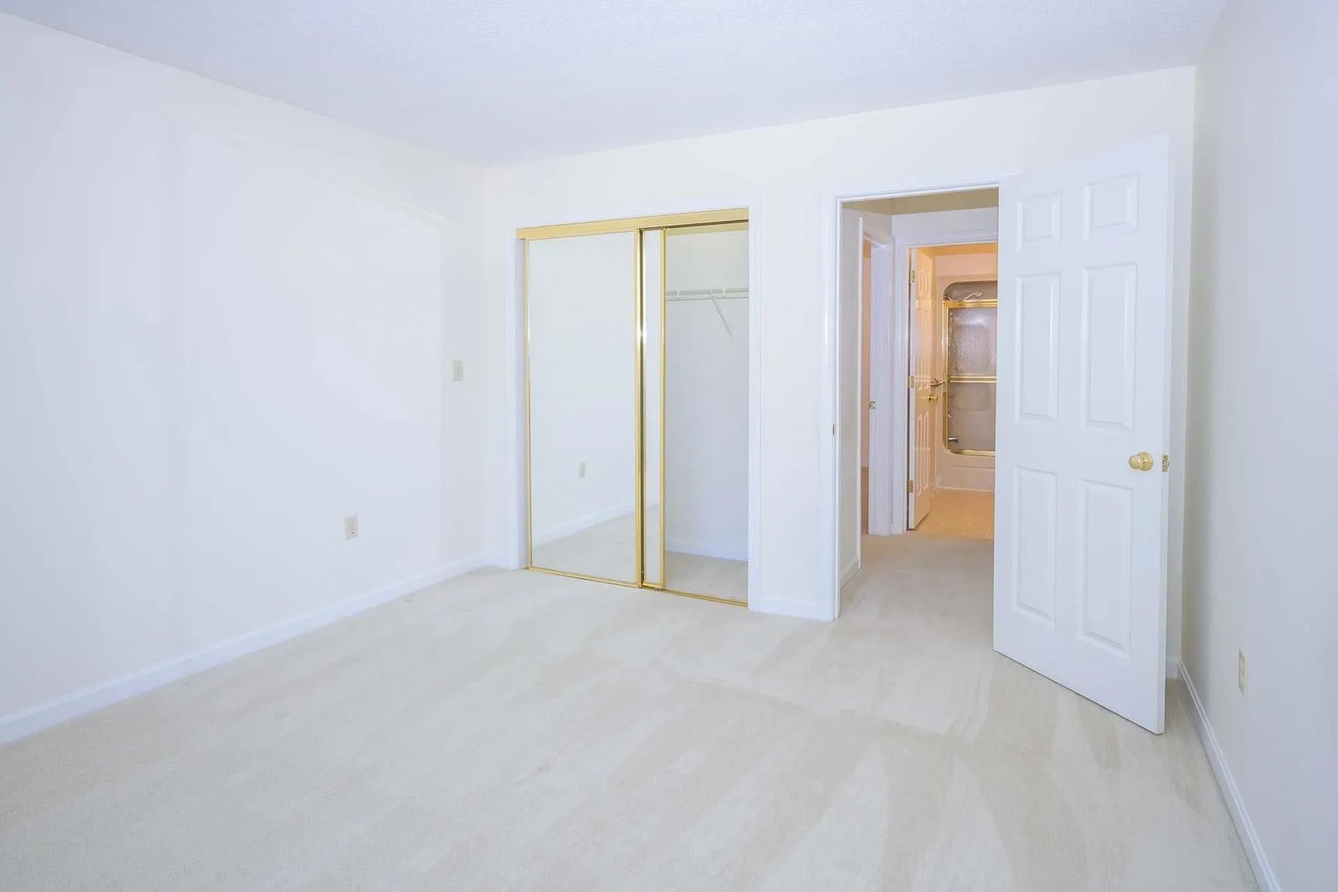 490 River Road Manchester NH 03104