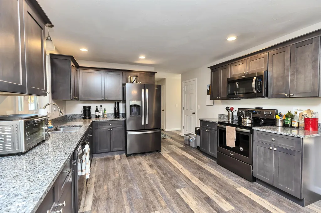 13 Richfield Way Wilton NH 03086