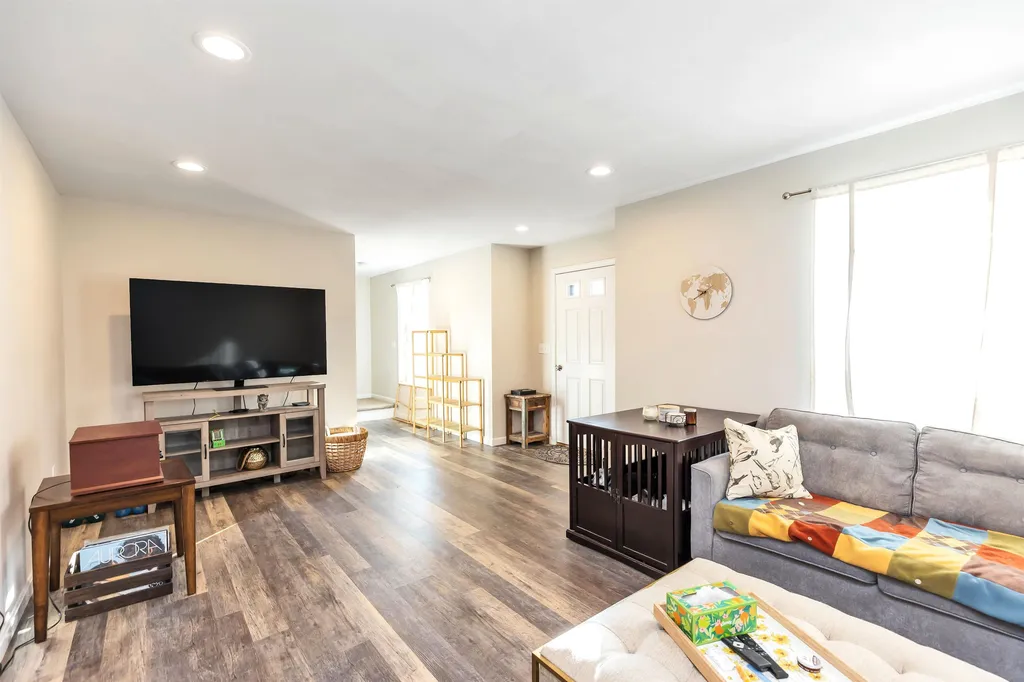 13 Richfield Way Wilton NH 03086
