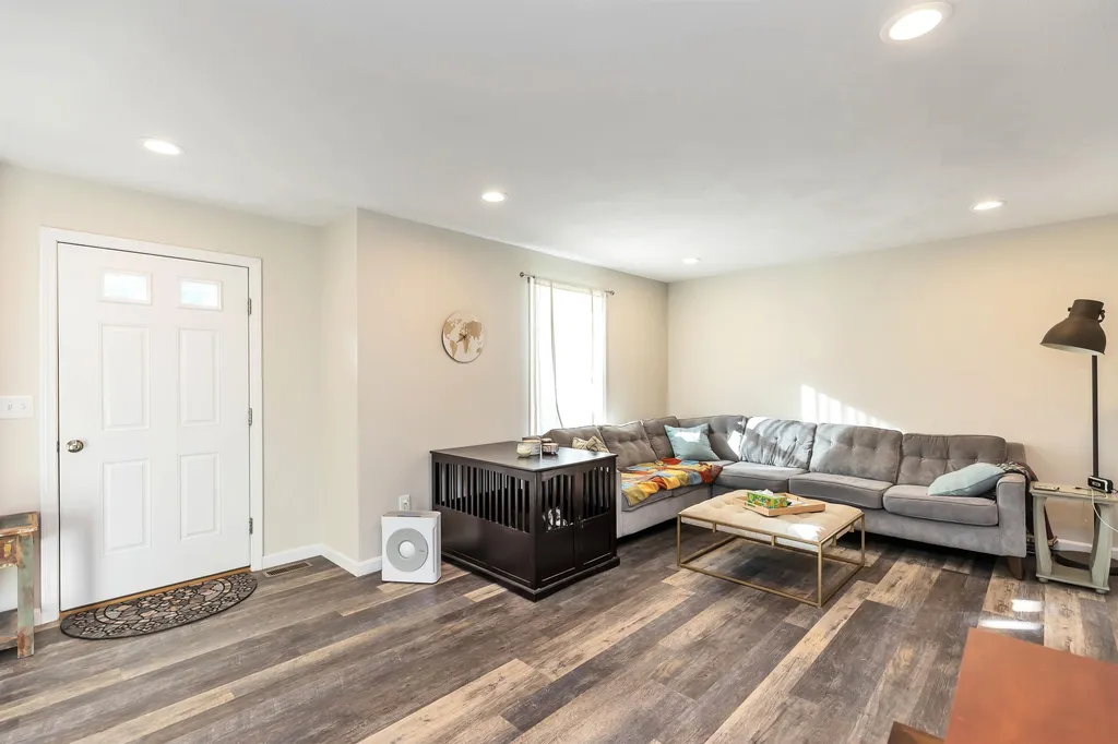 13 Richfield Way Wilton NH 03086