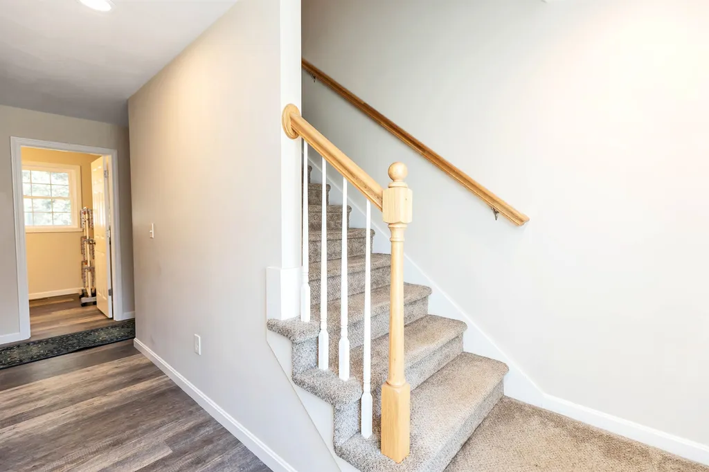 13 Richfield Way Wilton NH 03086