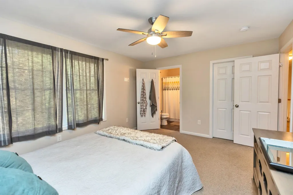 13 Richfield Way Wilton NH 03086
