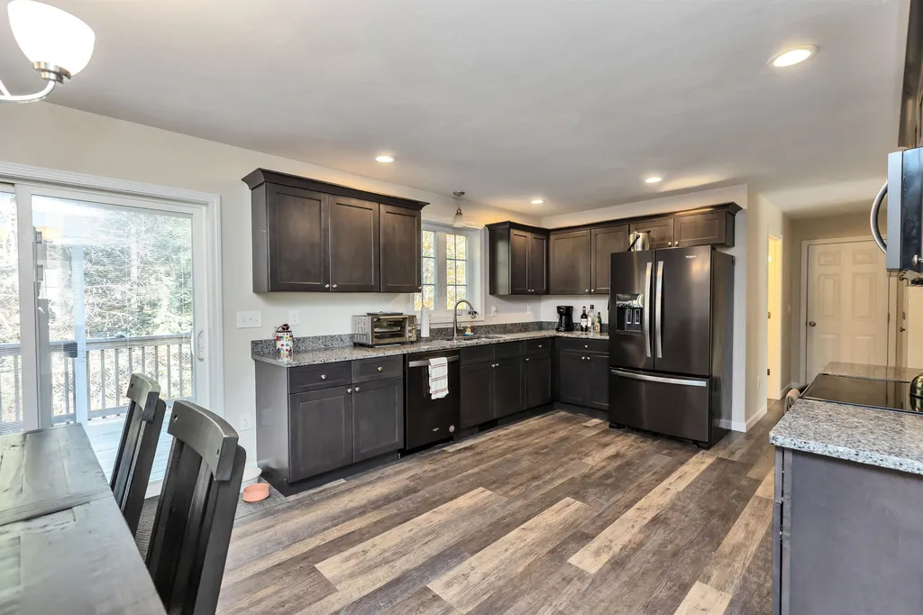 13 Richfield Way Wilton NH 03086