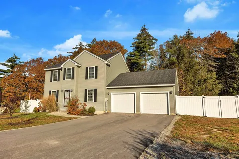 13 Richfield Way Wilton NH 03086