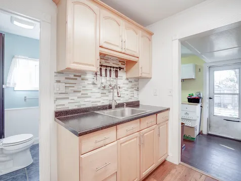 7 Pleasant Street Derry NH 03038