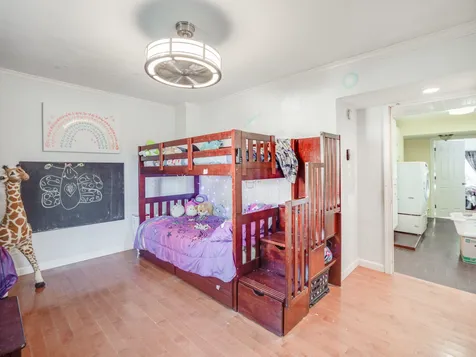 7 Pleasant Street Derry NH 03038