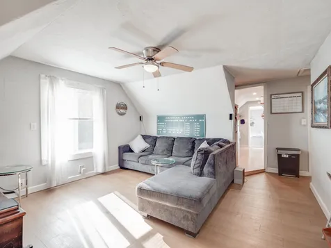 7 Pleasant Street Derry NH 03038