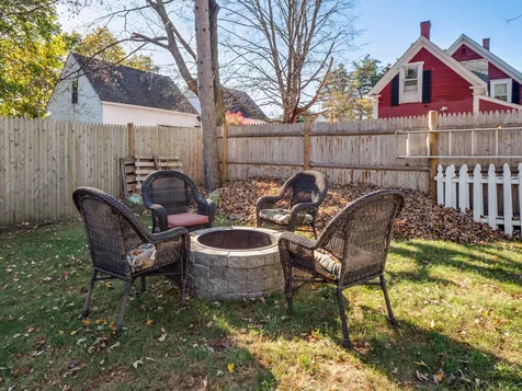 7 Pleasant Street Derry NH 03038