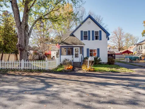 7 Pleasant Street Derry NH 03038