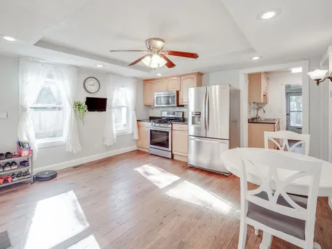 7 Pleasant Street Derry NH 03038