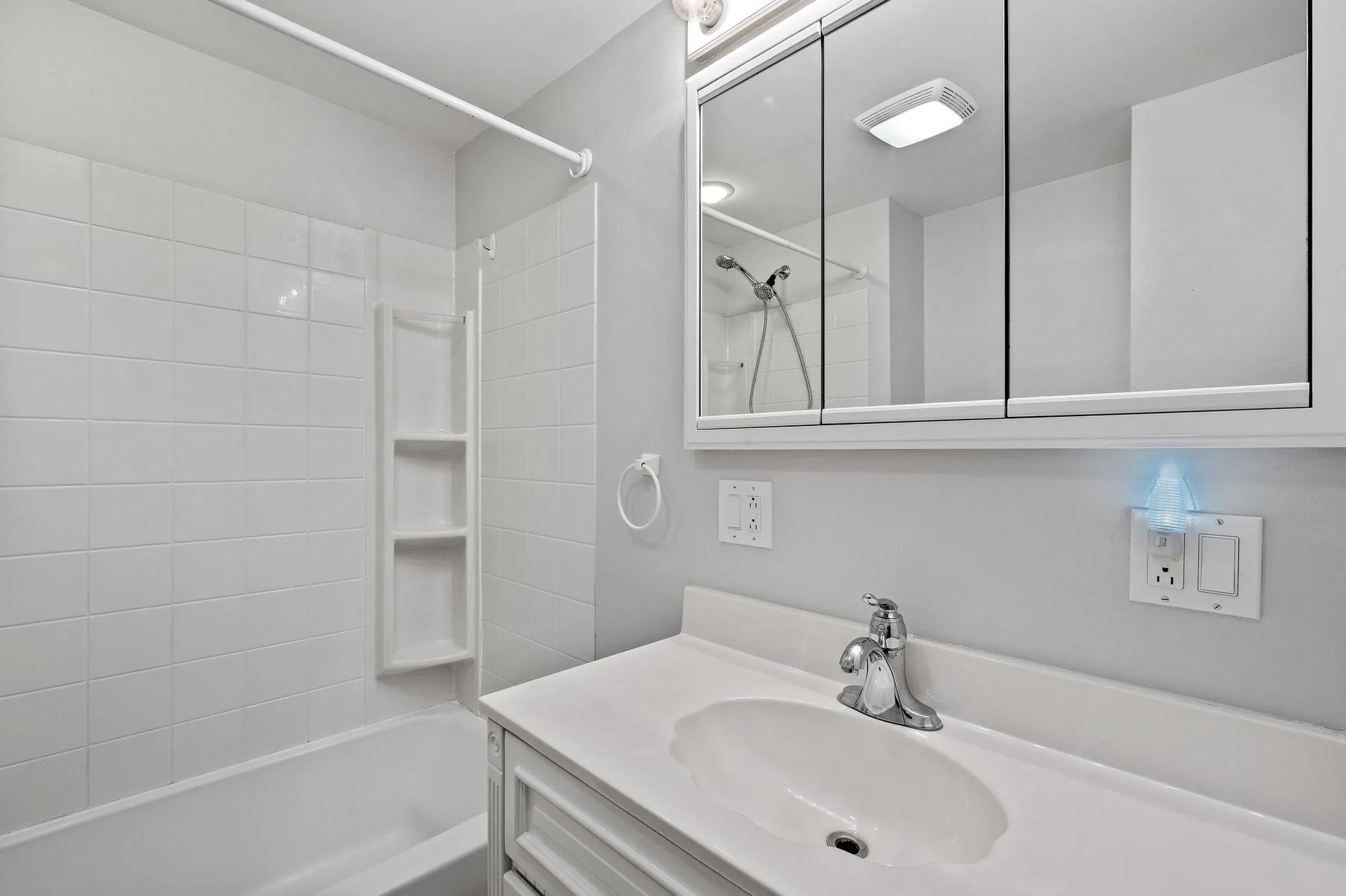 83 Pine Street Laconia NH 03246