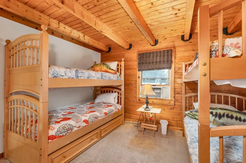 51 Old Barn Road Meredith NH 03253