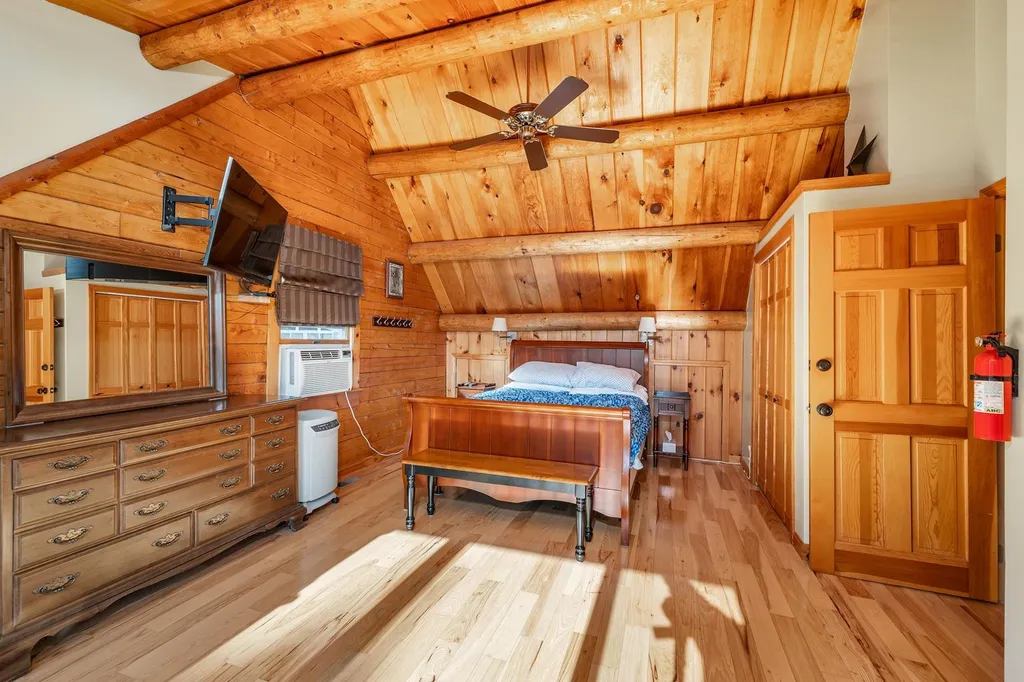 51 Old Barn Road Meredith NH 03253