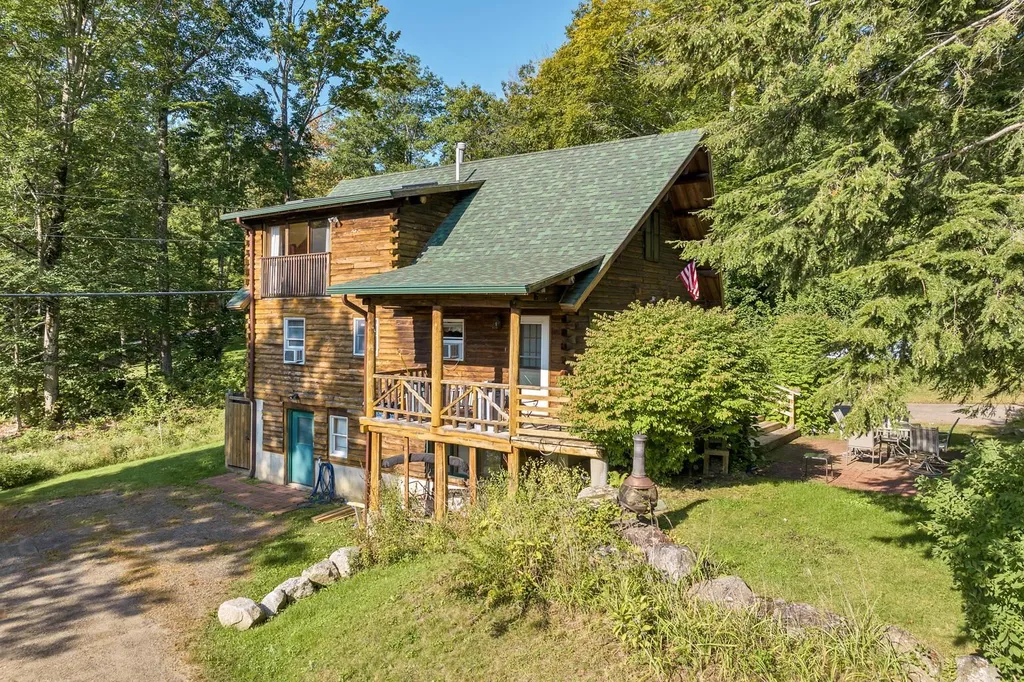 51 Old Barn Road Meredith NH 03253